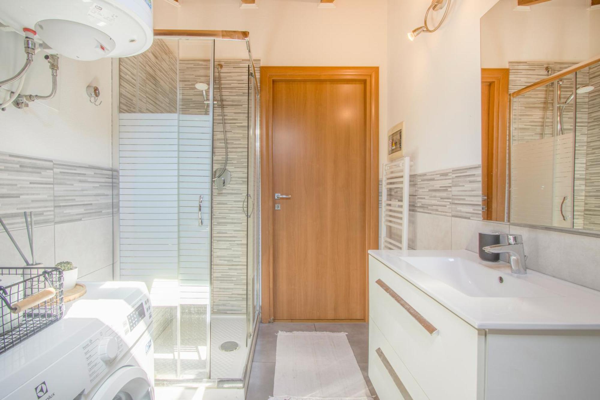 Stazione A 200M - Ampio Appartamento Con Parcheggio Notturno Gratis Parma Exteriör bild