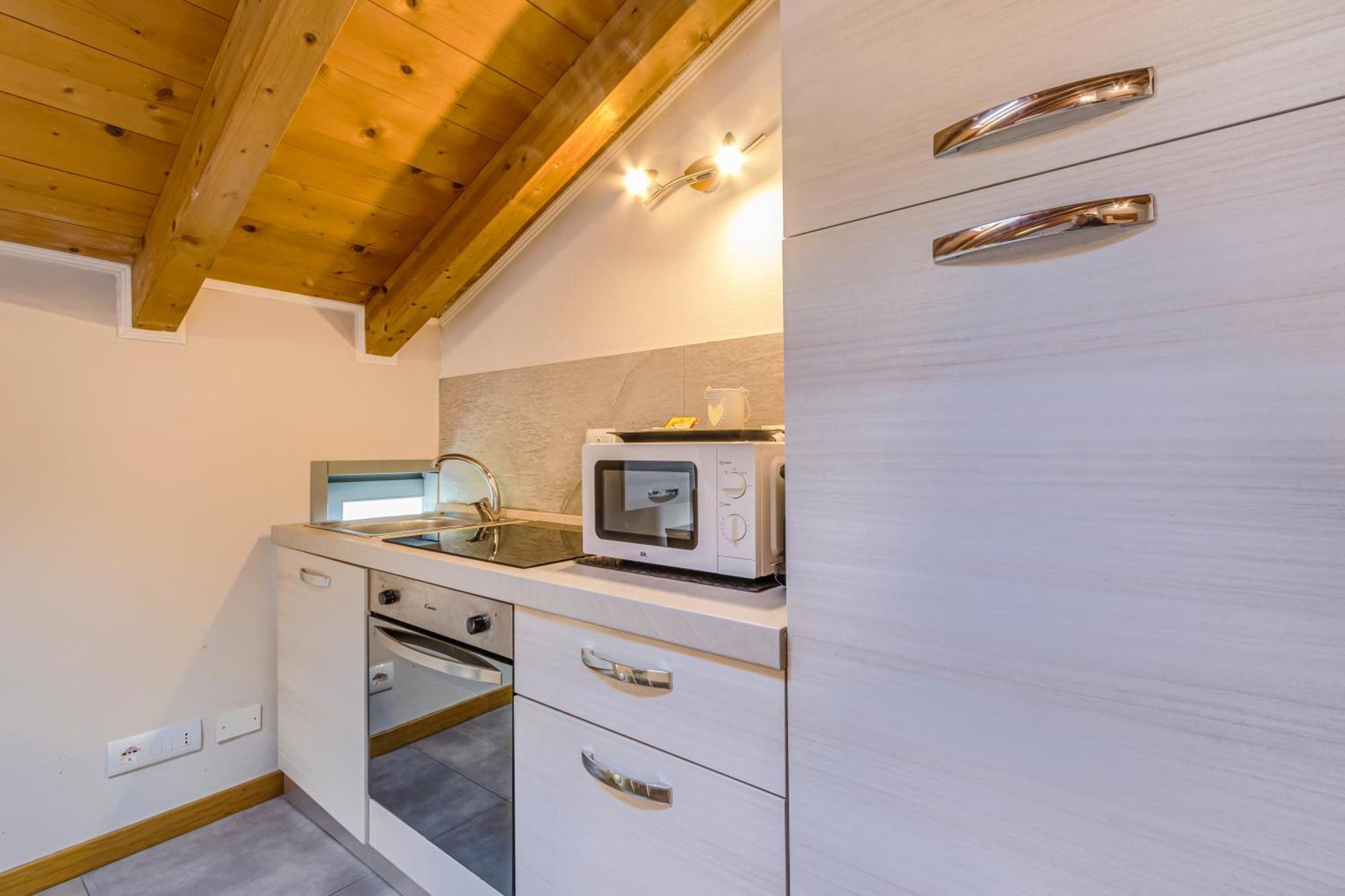 Stazione A 200M - Ampio Appartamento Con Parcheggio Notturno Gratis Parma Exteriör bild